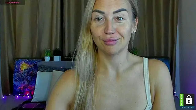 Snapshot of Kiss_julli88I chatting on 22, 10, 2025 Kiss julli88I online show from 22, 10, 2025