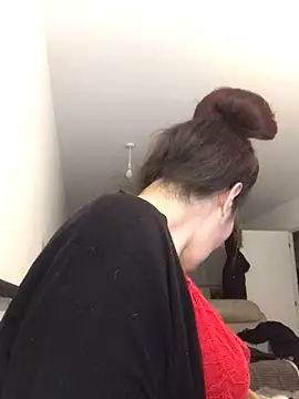 Curvy-Essex-Milf online show from 12, 10, 2025