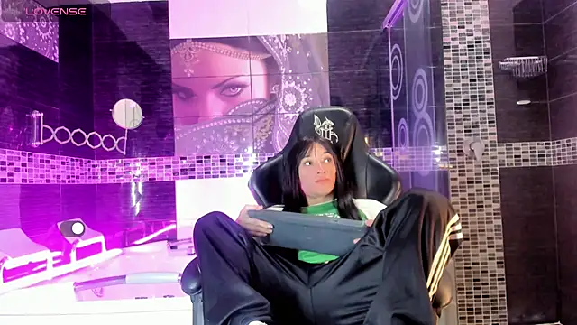 Small Hot19 online show from 25, 5, 2026