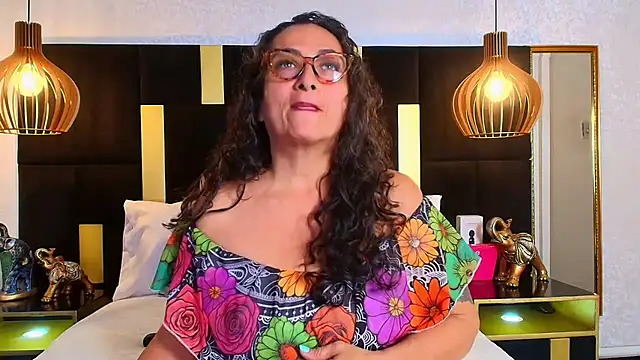 Snapshot of AlessandraLeroy chatting on 12, 10, 2025 AlessandraLeroy online show from 12, 10, 2025