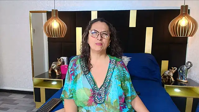 Snapshot of AlessandraLeroy chatting on 19, 10, 2025 AlessandraLeroy online show from 19, 10, 2025