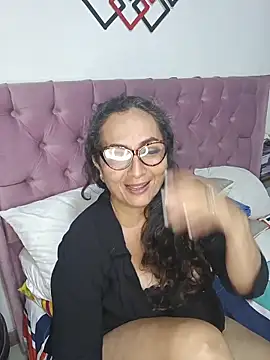 Snapshot of AlessandraLeroy chatting on 13, 11, 2025 AlessandraLeroy online show from 13, 11, 2025