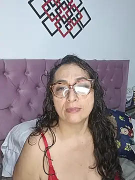 Snapshot of AlessandraLeroy chatting on 20, 11, 2025 AlessandraLeroy online show from 20, 11, 2025