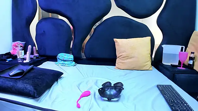 Oriana69  online show from 9, 4, 2026