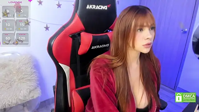 Snapshot of LindaSilverstone chatting on 24, 7, 2026 LindaSilverstone online show from 24, 7, 2026