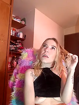 Snapshot of sara_crushx chatting on 28, 9, 2025 sara crushx online show from 28, 9, 2025