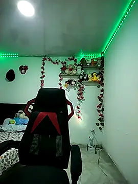 esmeralda jadees online show from 3, 4, 2026