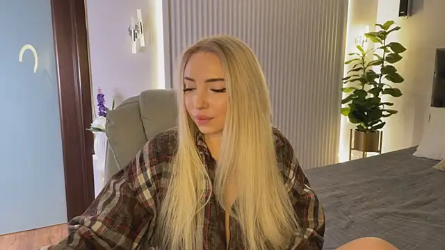 Snapshot of OhMyEmma chatting on 19, 11, 2025 OhMyEmma online show from 19, 11, 2025