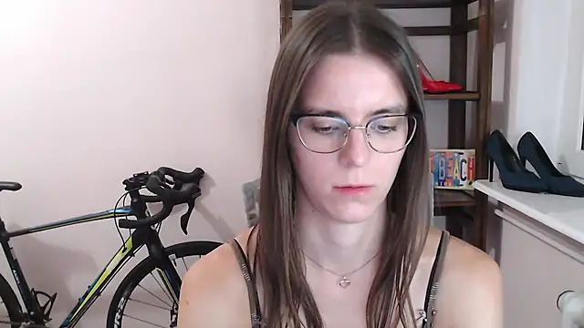 love megi online show from 12, 4, 2026