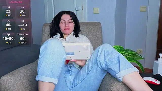 Snapshot of Charlotte_Woods chatting on 22, 11, 2025 Charlotte Woods online show from 22, 11, 2025