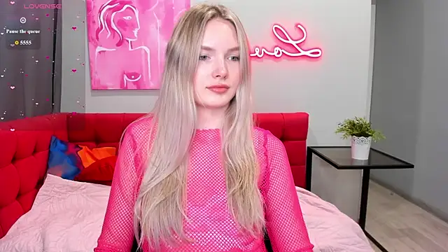 Snapshot of EvelineAmore chatting on 4, 7, 2026 EvelineAmore online show from 4, 7, 2026