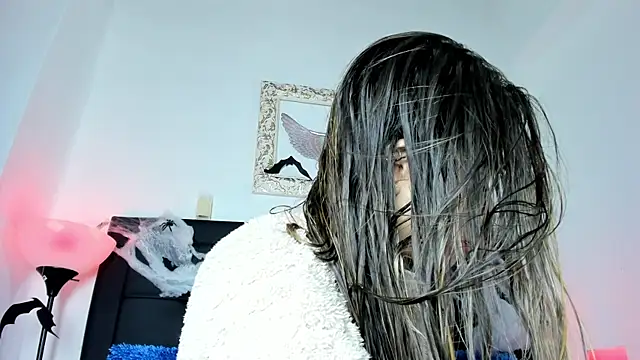 Lola Blondie online show from 7, 10, 2025