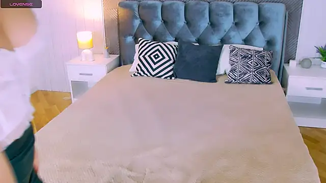 Maya Rogerss online show from 26, 3, 2026