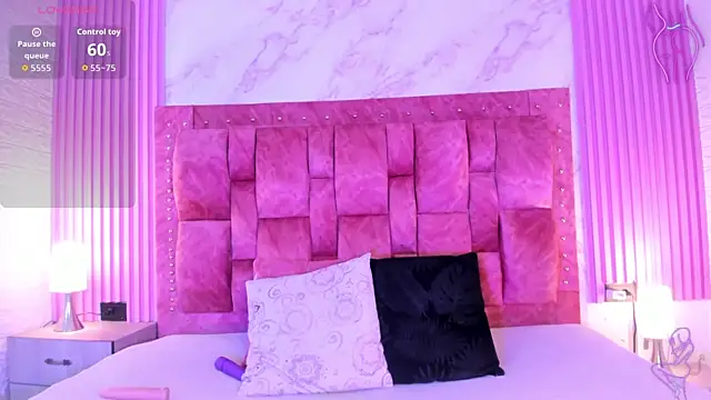 Snapshot of goldilockss15 chatting on 30, 9, 2025 goldilockss15 online show from 30, 9, 2025