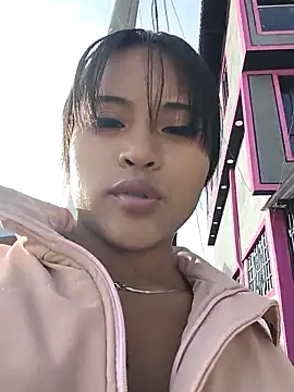 bella warzon online show from 19, 10, 2025