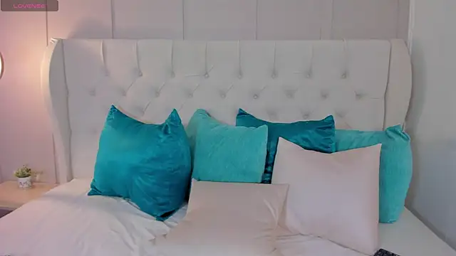 Snapshot of megan_jonesss chatting on 20, 10, 2025 megan jonesss online show from 20, 10, 2025