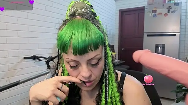 freyaa sorcerees online show from 19, 9, 2025