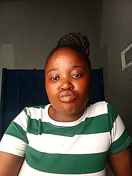 Snapshot of SexyShybarbie chatting on 15, 10, 2025 SexyShybarbie online show from 15, 10, 2025