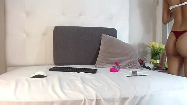 willow smitt online show from 9, 10, 2025