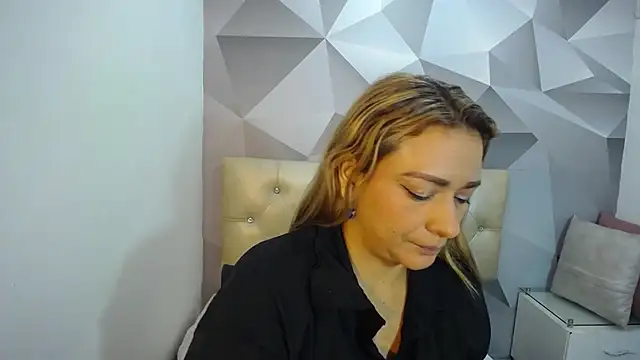 Milf-Prettyboobs online show from 20, 12, 2025