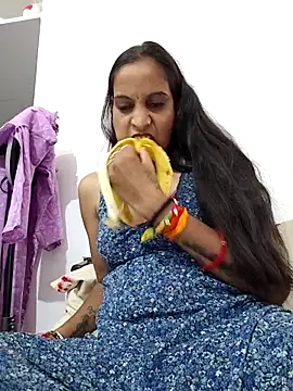 Snapshot of Hotty-Nidhi chatting on 5, 10, 2025 Hotty-Nidhi online show from 5, 10, 2025