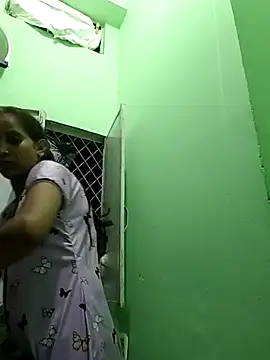 Snapshot of Hotty-Nidhi chatting on 19, 10, 2025 Hotty-Nidhi online show from 19, 10, 2025