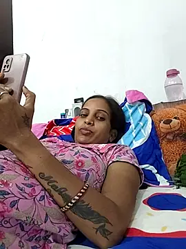 Snapshot of Hotty-Nidhi chatting on 22, 10, 2025 Hotty-Nidhi online show from 22, 10, 2025