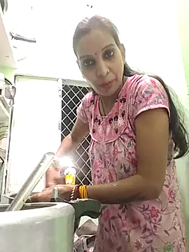 Snapshot of Hotty-Nidhi chatting on 13, 11, 2025 Hotty-Nidhi online show from 13, 11, 2025