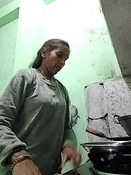 Snapshot of Hotty-Nidhi chatting on 19, 11, 2025 Hotty-Nidhi online show from 19, 11, 2025