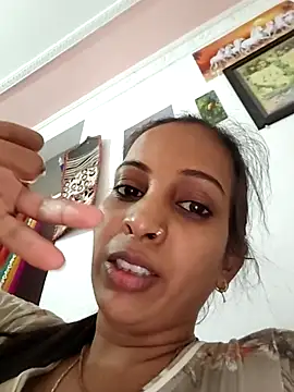 Hotty-Nidhi online show from 13, 4, 2026