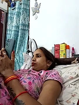 Snapshot of Hotty-Nidhi chatting on 4, 6, 2026 Hotty-Nidhi online show from 4, 6, 2026
