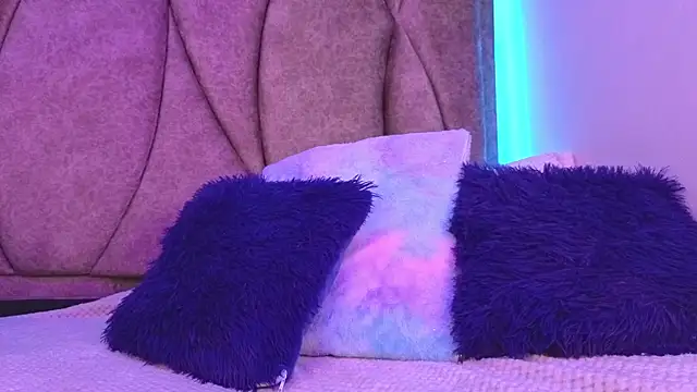 Kanela miller  online show from 4, 4, 2026