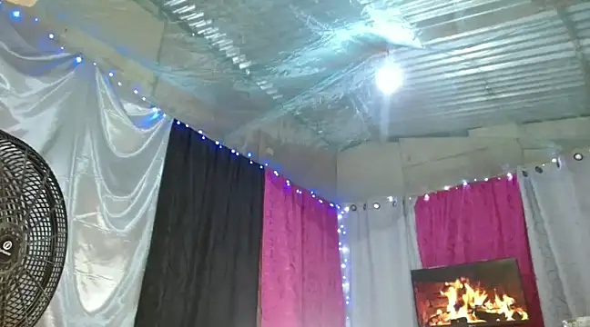 Snapshot of Hidden_Fantasies chatting on 13, 3, 2025 Hidden Fantasies online show from 13, 3, 2025