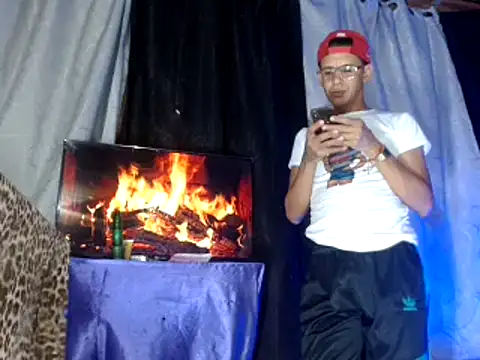 Snapshot of Hidden_Fantasies chatting on 7, 11, 2025 Hidden Fantasies online show from 7, 11, 2025