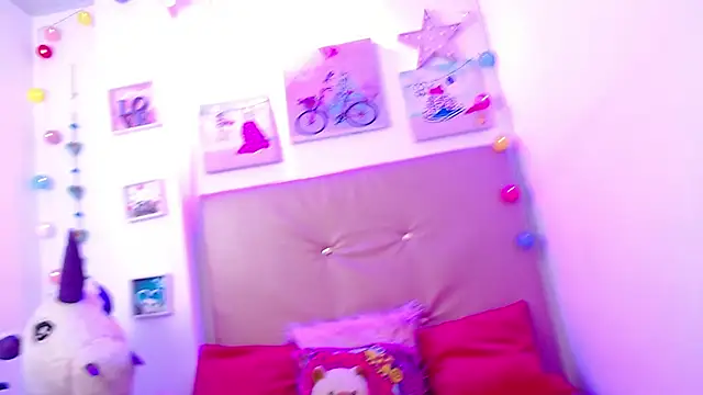 lili roussi online show from 12, 3, 2025