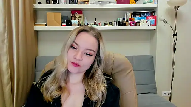 Kara Smith  online show from 12, 12, 2024