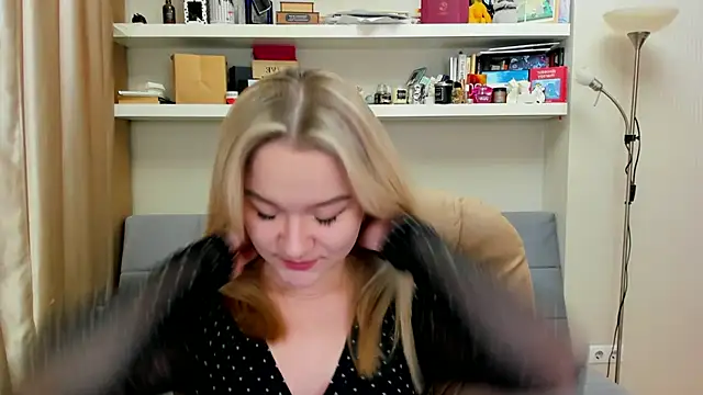 Kara Smith  online show from 19, 2, 2025