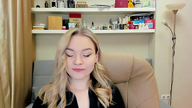 Kara Smith  online show from 7, 3, 2025