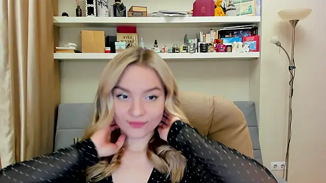 Kara Smith  online show from 8, 3, 2025