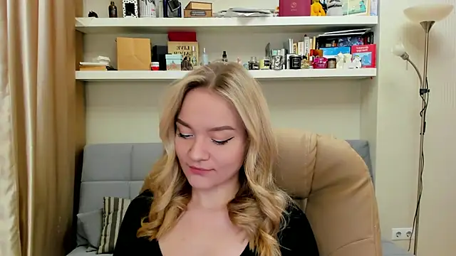 Kara Smith  online show from 9, 3, 2025