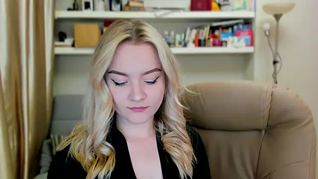 Kara Smith  online show from 17, 9, 2025