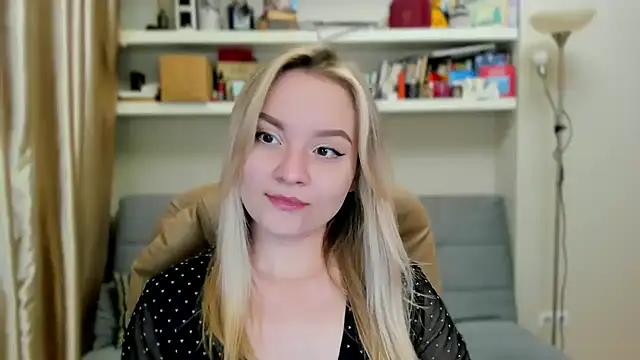 Kara Smith  online show from 18, 9, 2025