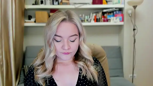 Kara Smith  online show from 3, 10, 2025