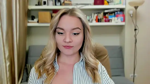 Kara Smith  online show from 5, 10, 2025