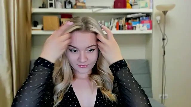 Kara Smith  online show from 10, 10, 2025