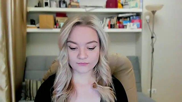 Kara Smith  online show from 18, 10, 2025