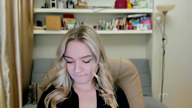 Kara Smith  online show from 19, 10, 2025