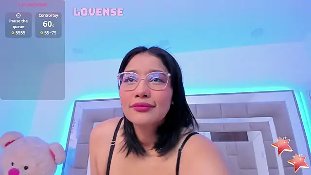 Snapshot of anya_ford chatting on 12, 3, 2025 anya ford online show from 12, 3, 2025