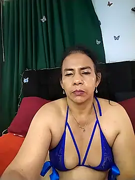 AlexaNovoa  online show from 9, 11, 2025