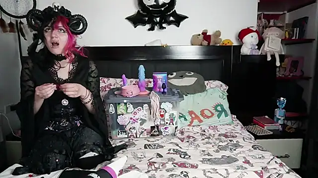 Snapshot of Devil_And_Princess chatting on 8, 2, 2026 Devil And Princess online show from 8, 2, 2026